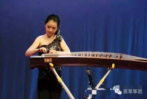 曹晓亮和叶哈娜演奏的《北京一夜》
