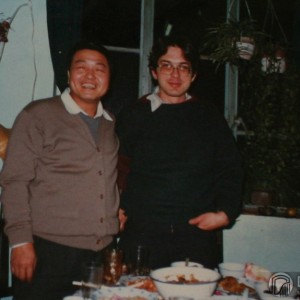 何宝泉与外国友人的留影