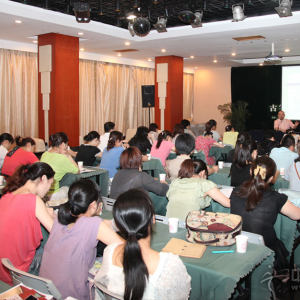 来自五湖四海的古筝老师相聚扬州一起学习、交流