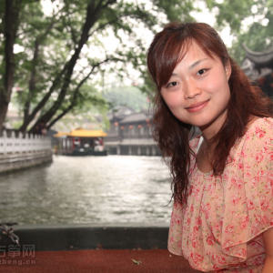 大家一起说笑之余，不忘拍照留念