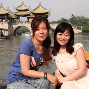 五亭桥美，微笑着的古筝老师更美