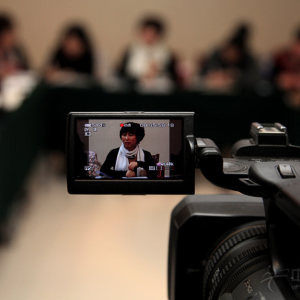 摄像机中的王老师