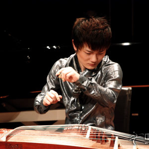 刘乐演奏时的风采