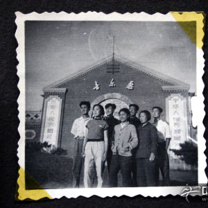 在特殊的时代背景下何宝泉先后辗转于三所音乐学院