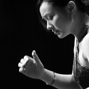 任洁参加第五届中国音乐金钟奖”首届全国古筝比赛时的风采