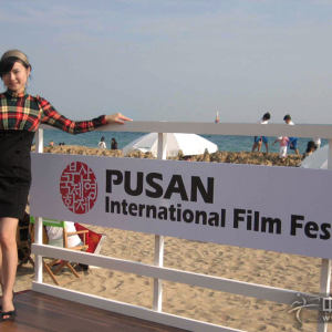 任洁多次赴韩国、举办独奏会及讲座，在韩国开中国古筝独奏会先河，中国古筝讲座先河