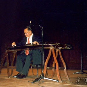 高自成演出时的风采