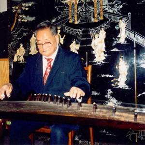 高自成演出时的风采