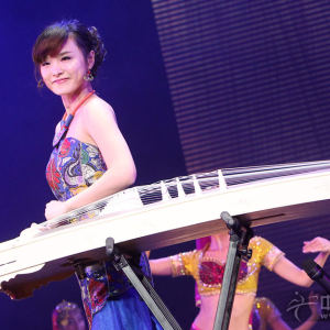 任洁在党代会演出