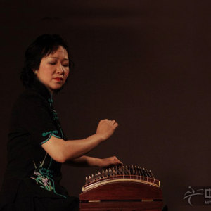 李萌，著名演奏家、教育家、中央音乐学院教授、民乐系弹拨教研二室主任