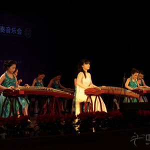 王怡萱与学生合奏《双叠翠》