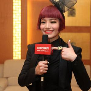 中国内地新生代人气偶像，湖南卫视2009年快乐女声全国总冠军——江映蓉接受中国古筝网采访