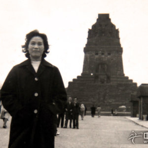 何成育于84年第一次代表四川出访德国演出