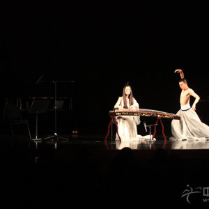 常静与齐刚、舞者共同为观众带来的作品《易》