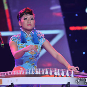 张晓棠参加cctv星光大道2009年度总决赛时的风采