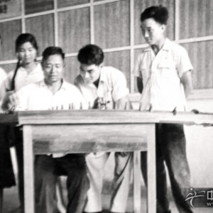 1963年，李柯（左一）被学校派往西安音乐学院进修，师从高自成老师（中）