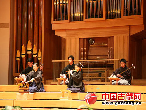 日本传统乐器三味弦和太鼓和奏的《东都的回响》