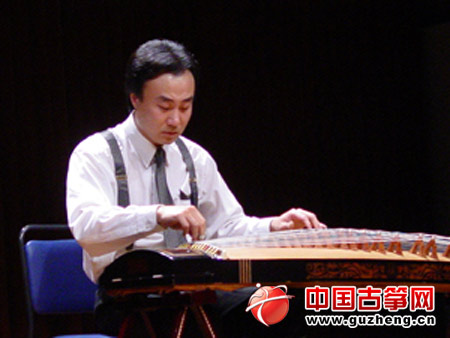 青年古筝演奏家蔡文峰