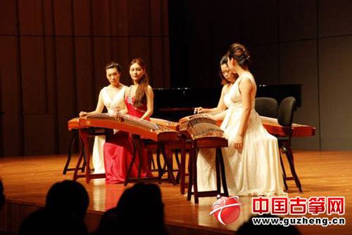 吉炜主奏，高雅楠、王縯、杨璋菡萏三位学生协奏的《筝弦上的探戈》