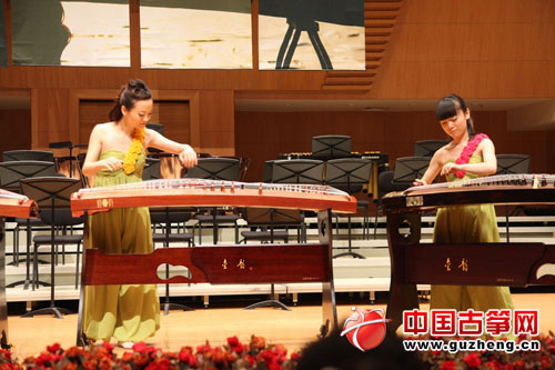 夏金瓯和宋心馨四台古筝演绎新曲《葵藿》