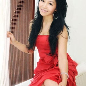 1990年保送进入中央音乐学院附属音乐中学