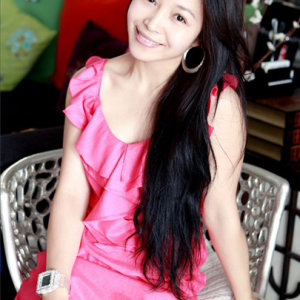 袁莎的音乐表演风格和艺术视角干净纯洁，更透露出一份善良和平易近人