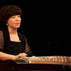 樊艺凤副教授为参赛选手们作赛前辅导