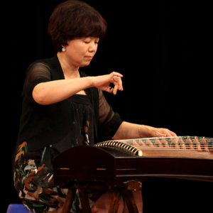 樊艺凤副教授现场演奏古筝曲