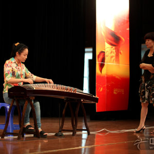 樊艺凤副教授现场指导参赛选手