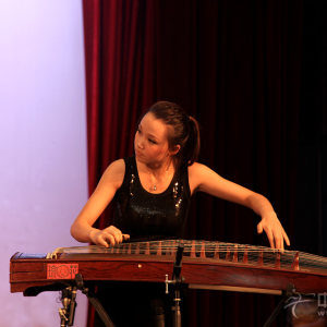 获奖选手古筝表演