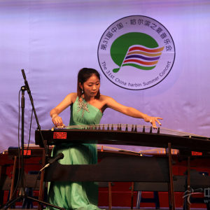 获奖选手古筝表演