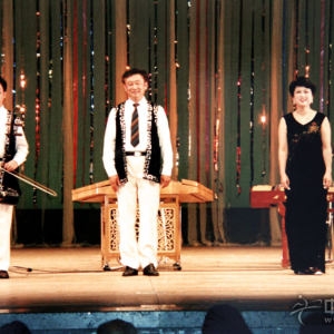 1989年龙德君赴日本演出三重奏《春天来了》的风采