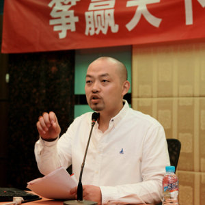 天使投资人、古筝行业营销专家——林加平先生在讲座上的风采