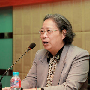 中国著名古筝演奏家、教育家、上海音乐学院硕士研究生导师——孙文妍教授在啊讲座上的风采