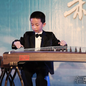 帅气的男筝童