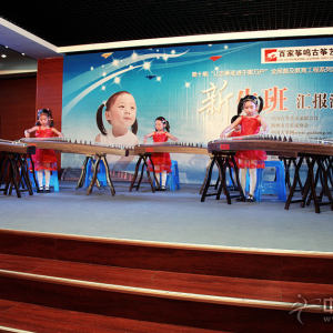 小演员们演出《我和你》