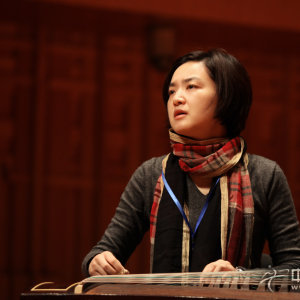 古筝演奏家——罗晶彩排时的风采