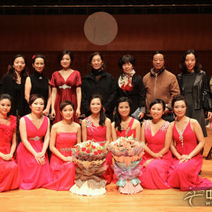 全体参演人员与嘉宾合影