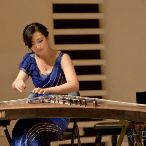 王思彤演奏《阿里山歌》时的风采