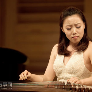 高雅楠演奏《云裳诉》时的风采