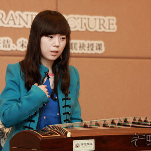  宋心馨演讲时的风采