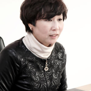 王小平副教授讲解“1+1”古筝基础教学法时的风采