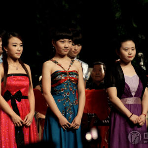 第七届中国音乐金钟奖古筝比赛铜奖获得者：夏菁（中国音乐学院选送）、杨雨桐（中央音乐学院选送）、程皓如（山东省音乐家协会选送）。（图左：程皓如、中：杨雨桐、右：夏菁）