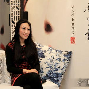 苏畅接受中国古筝网采访时的风采。