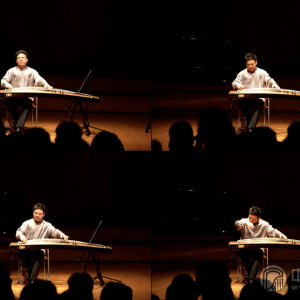 王中山演奏《酒狂》时的风采。