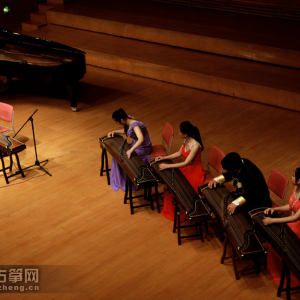 《汉江韵》乐曲主要取才于“河南曲子”中的《汉江》、《书韵》两个曲牌，故名《汉江韵》。它表达出人们对早春到来的喜悦和欢乐心情，其粗犷奔放的音调是中原儿女率直朴实性格的真实写照。此曲由王中山改编成古筝重奏的形式经过和声、节奏的丰富处理，使原曲的风格和韵味得到了进一步的渲染和发挥。