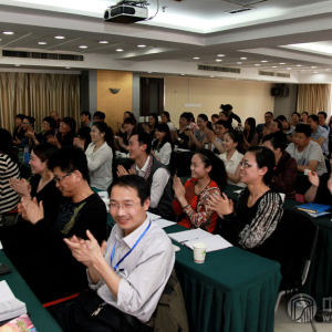 百家筝坛2013筝赢通系列活动武汉站——行业经营大讲堂授课现场。