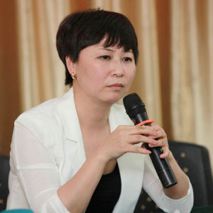 百家筝坛2013筝赢通系列活动武汉站——1+1古筝基础教程及教学研讨会（第23期），王小平老师为学员作解答。