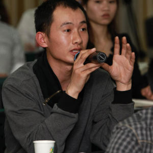 百家筝坛2013筝赢通系列活动武汉站——在经营论坛上，学员提问。