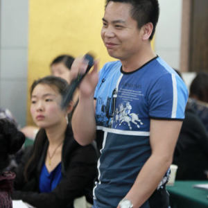 百家筝坛2013筝赢通系列活动武汉站——在经营论坛上，学员提问。